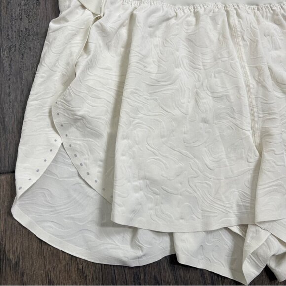 Lululemon NWT Fast and Free High-Rise Short 2" Airflow In-Sense Emboss Bone - Picture 4 of 10